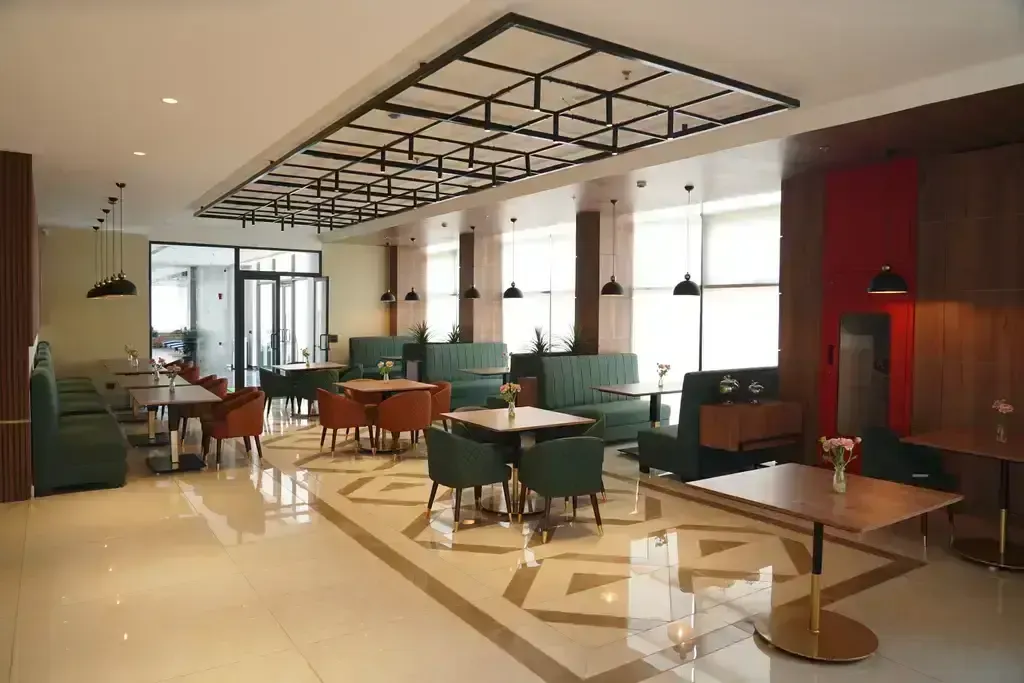 Meet & Unwind at The Green Club